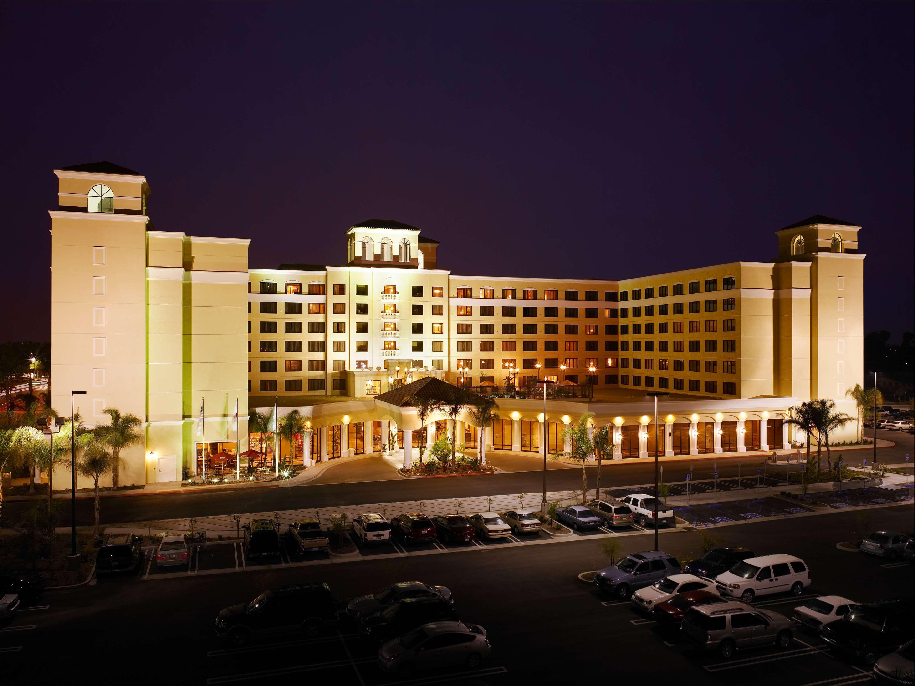 Doubletree Suites By Hilton Anaheim Resort/Convention Center Exterior foto