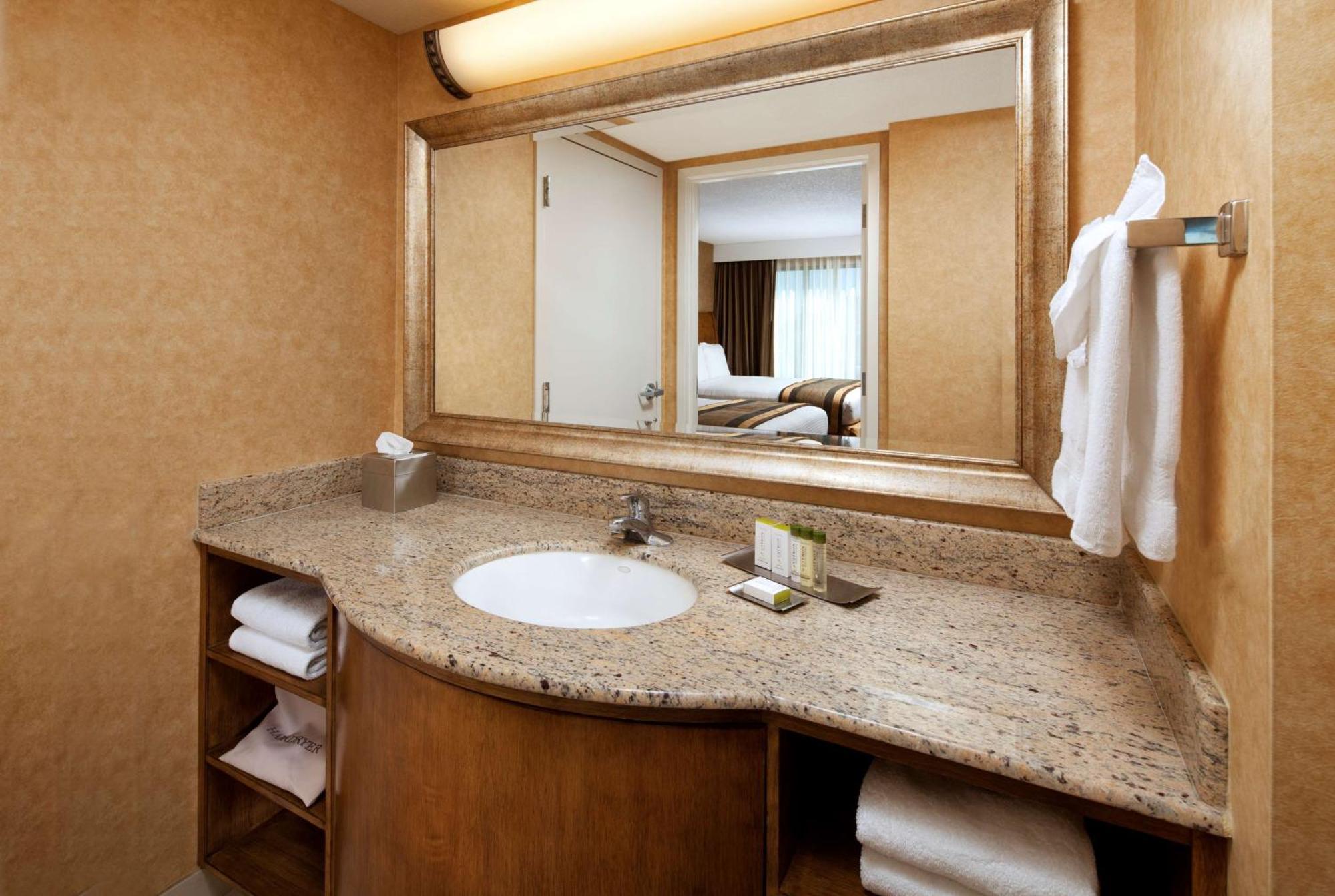 Doubletree Suites By Hilton Anaheim Resort/Convention Center Exterior foto