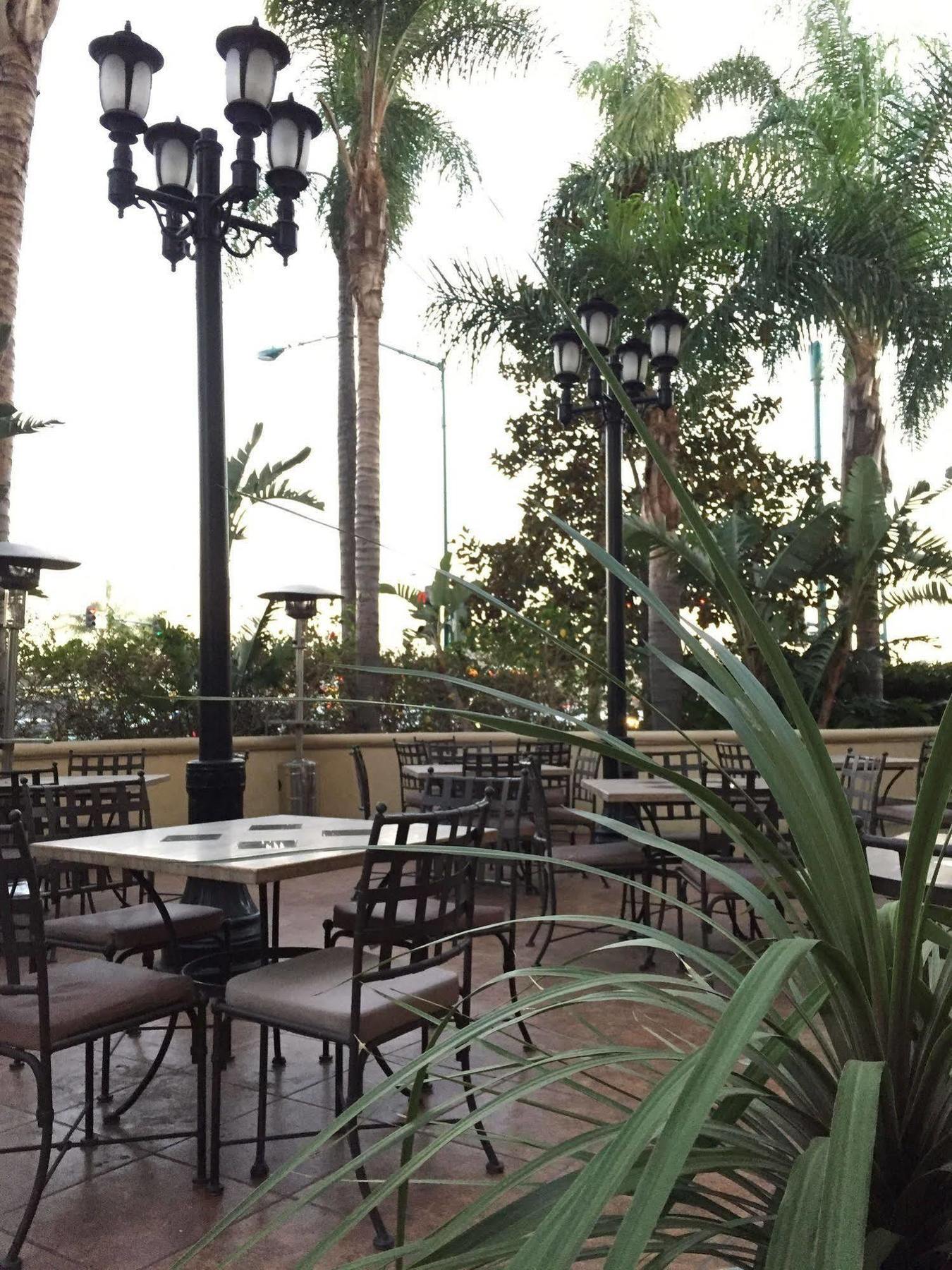 Doubletree Suites By Hilton Anaheim Resort/Convention Center Exterior foto
